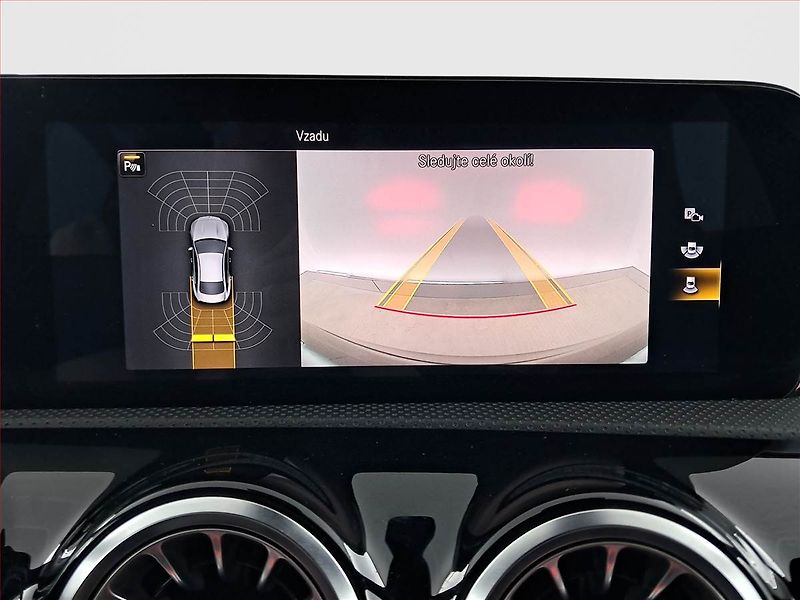 Mercedes-Benz CLA (2021) AMG Paket 200 - fotka 16 z 19