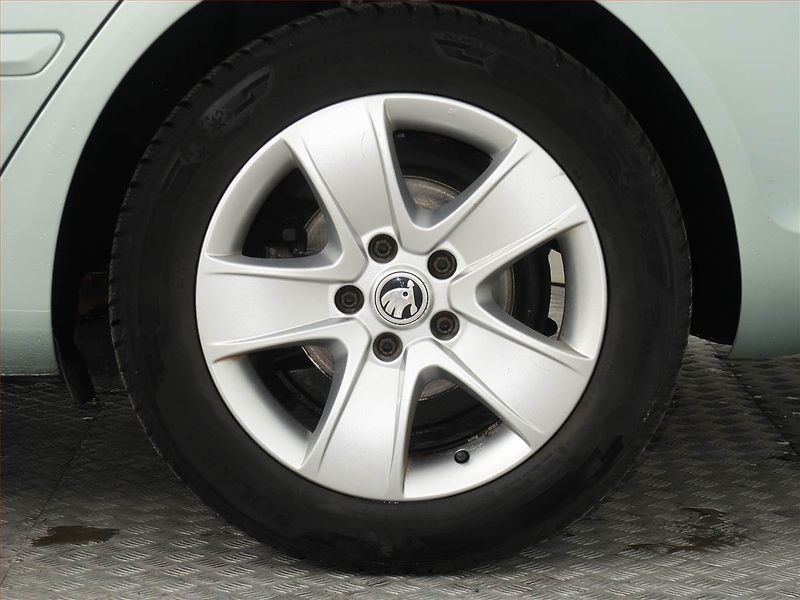 Škoda Octavia (2013) 1.6 TDI, po STK, dobrý stav - fotka 14 z 15