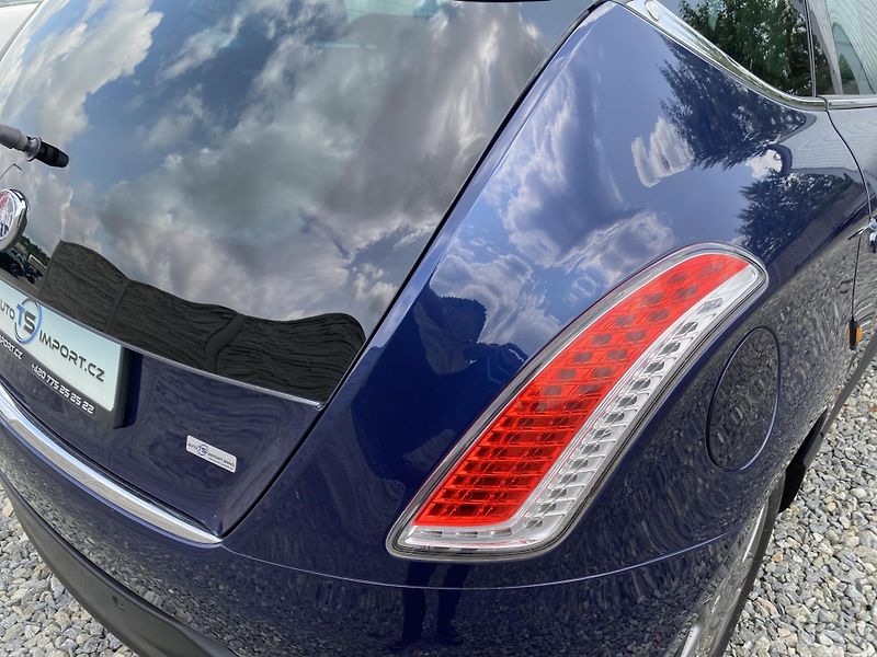 Lancia Delta 2.0JTD 165PS SPORT NAVI SERVIS - fotka 43 z 169