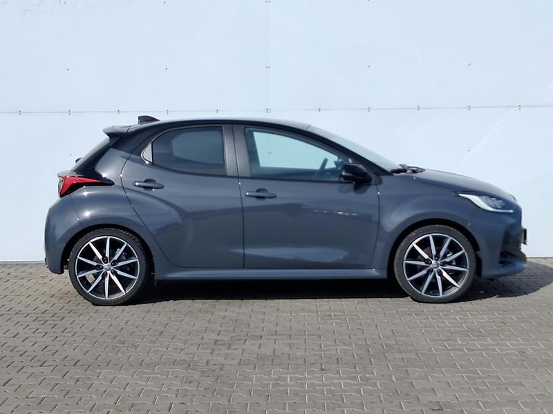 Toyota Yaris 1.5 HSD e-CVT GR-Sport - fotka 8 z 24