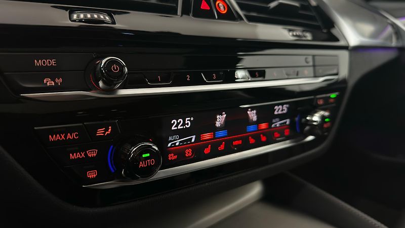 BMW Řada 5 540XD, maximální výbava! - fotka 41 z 62