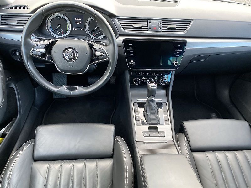 Škoda Superb (2021) Combi 1.4 TSI iV DSG Style - fotka 5 z 34