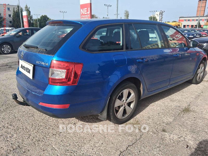 Škoda Octavia (2014) 1.6 TDi, ČR, LED, autoAC - fotka 2 z 3