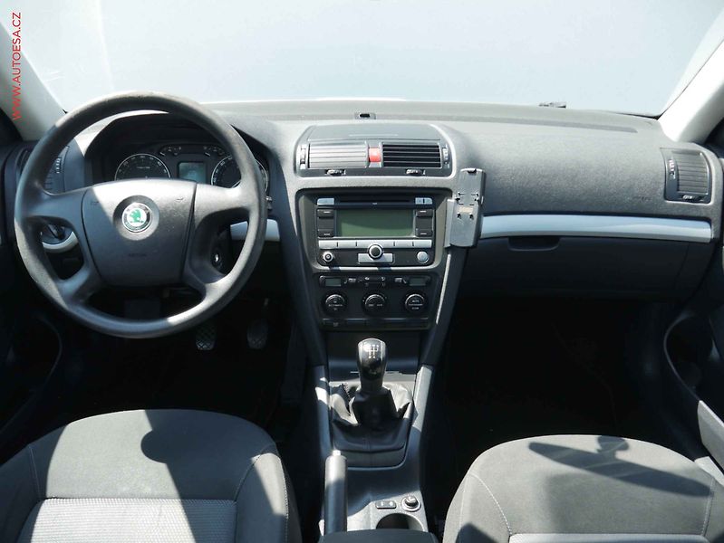 Škoda Octavia (2007) 1.9 TDi, STK 8/2027, AC - fotka 8 z 13