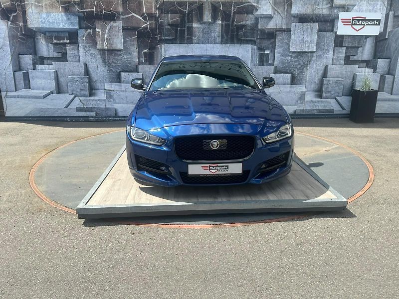 Jaguar XE (2016) 2.0D, 120KW, R SPORT, ROZVODY - fotka 2 z 27