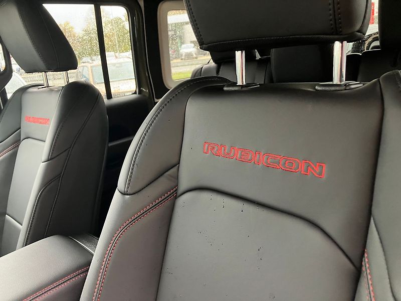 Jeep Wrangler 2.0T 272k Rubicon 8AT. - fotka 22 z 55