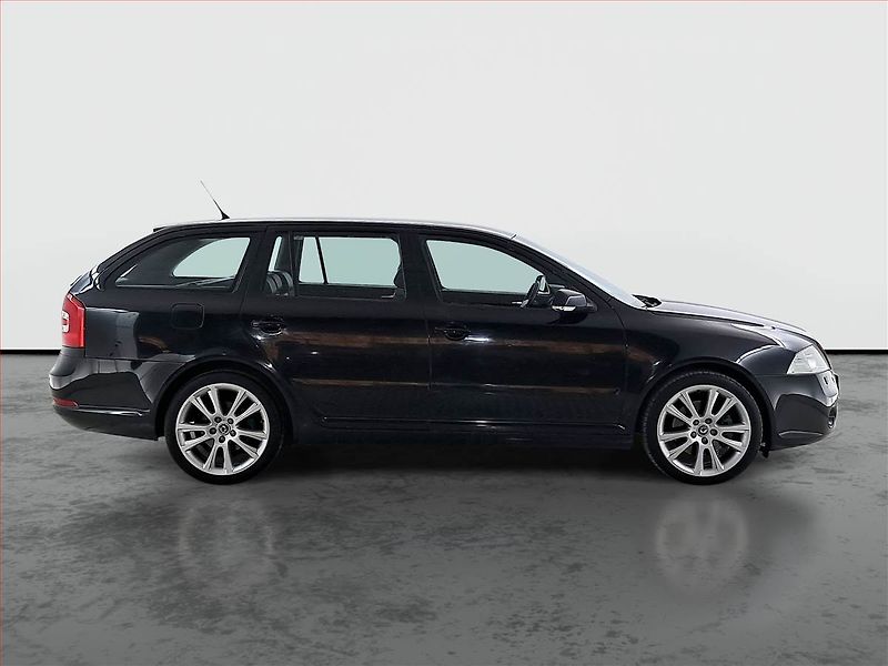 Škoda Octavia (2006) RS 2.0 TFSI, Tempomat - fotka 6 z 17