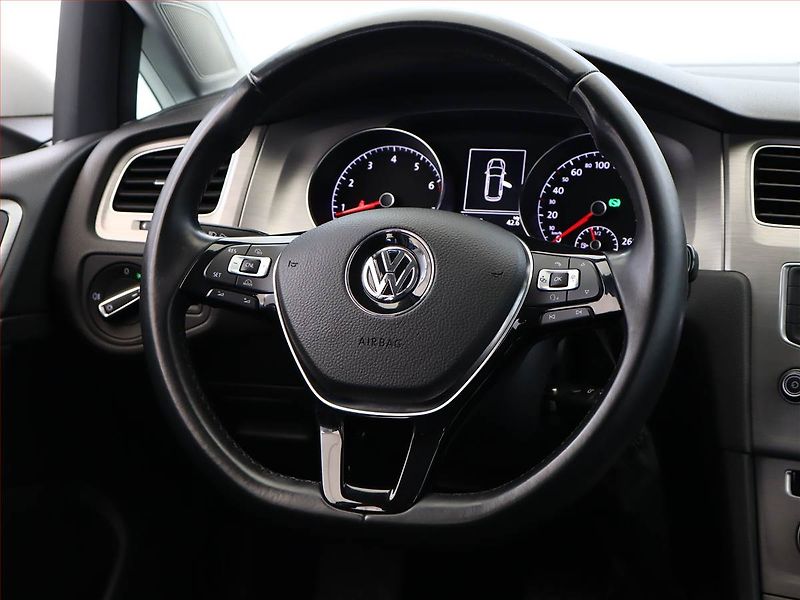 Volkswagen Golf (2016) 1.2 TSI, Automat, Serv.kniha - fotka 14 z 17