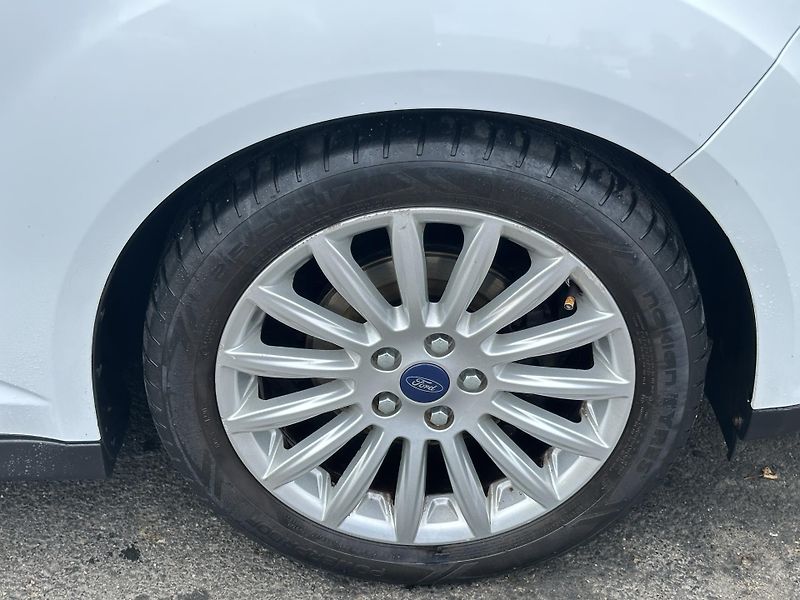 Ford C-MAX (2012) 1.6/77kW *KLIMA* ČR  - fotka 27 z 28