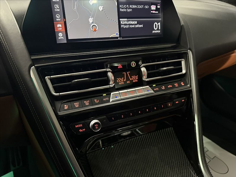BMW Řada 8 3,0   840 XD 250kW M-PAK LASER - fotka 20 z 47