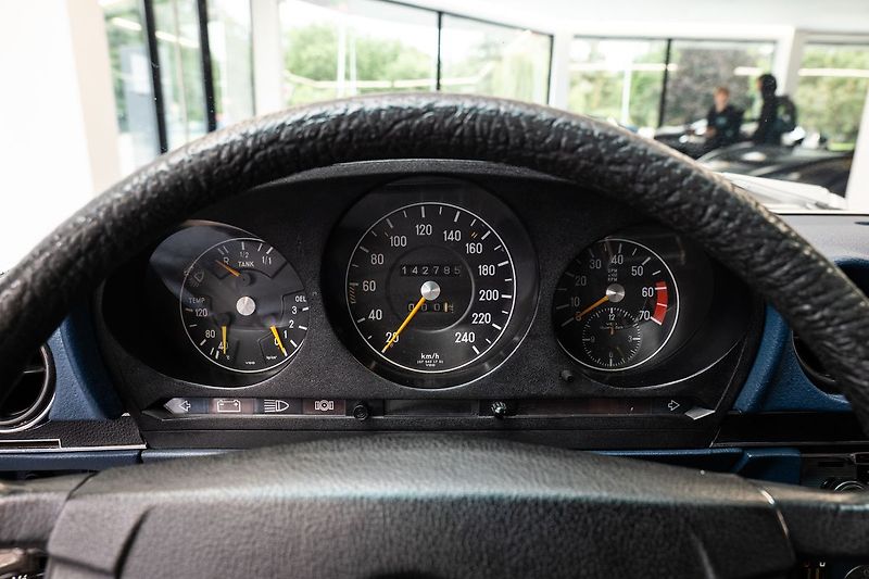 Mercedes-Benz SL - fotka 14 z 18