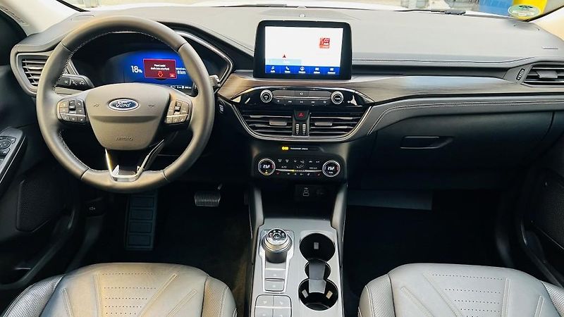 Ford Kuga (2022) 2.5i PHEV 165 kW Vignale AT - fotka 17 z 42