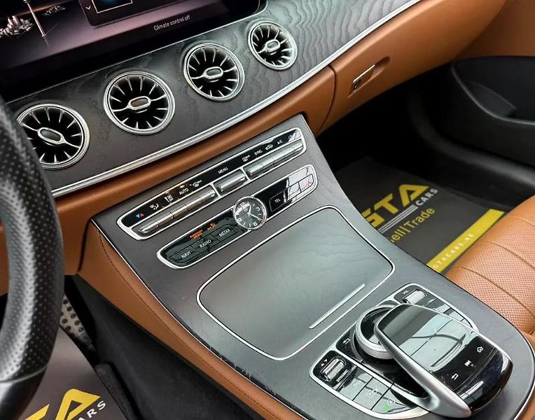 Mercedes-Benz Třídy E (2018) Elegantní kupé - fotka 12 z 15