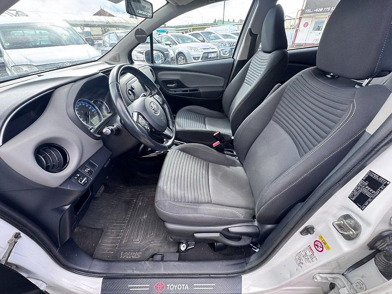 Toyota Yaris (2016) HYBRID 1,5 54 KW STK AUTOMAT - fotka 9 z 36