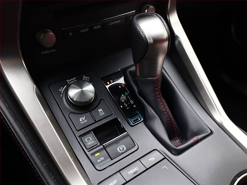 Lexus NX 300h (2019) 300h - fotka 11 z 21