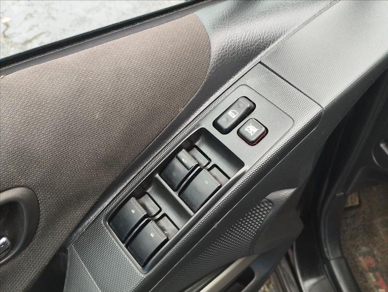 Toyota Corolla 1,8 VVT-i 95KW - fotka 13 z 15