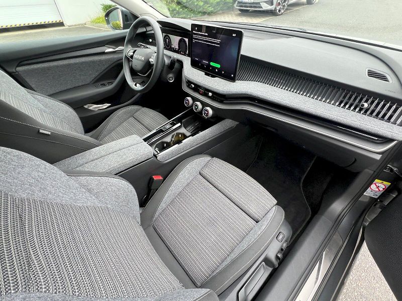 Škoda Superb (2025) Selection 2.0TDi 110kW 7°autom - fotka 21 z 30