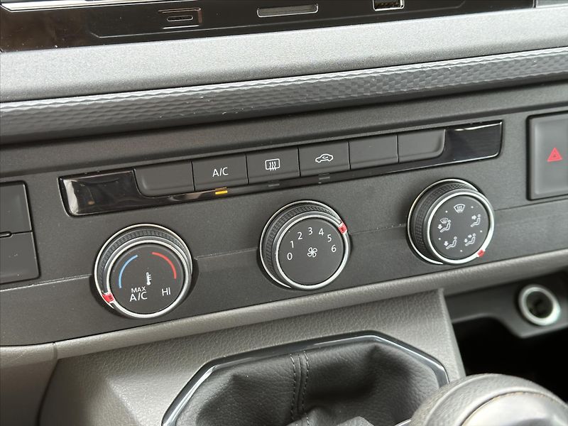 Volkswagen Transporter 2,0 TDI 9-Míst Klima 1.Maj DPH - fotka 17 z 25