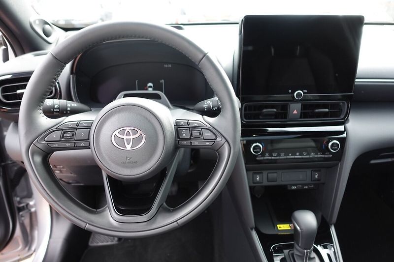 Toyota Yaris Cross 1,5 HEV Executive Tech VIP - fotka 16 z 36