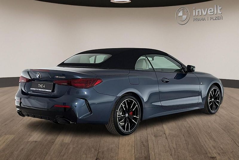 BMW Řada 4 M440i xDrive Convertible - fotka 6 z 24