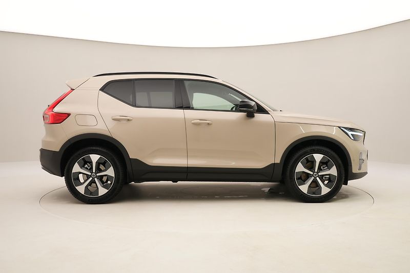 Volvo XC40 (2026) B3 AUT DARK ULTRA  - fotka 13 z 63