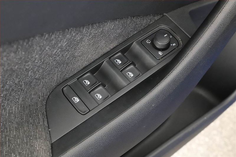 Škoda Scala (2023) Style 1.0 TSI, Automat, ČR - fotka 9 z 16