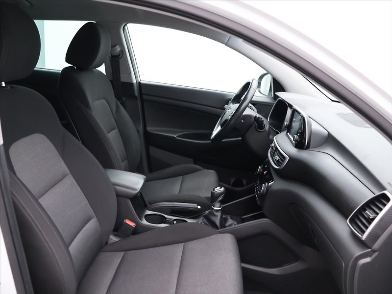 Hyundai Tucson 1,6 CRDI 4x4 CZ IceBreaker DPH - fotka 11 z 32