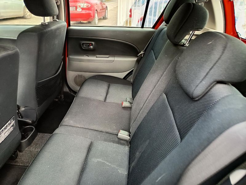Subaru Justy (2009) 1.0 51kw - fotka 31 z 44