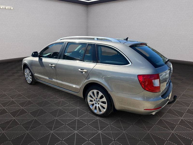 Škoda Superb (2011) 2.0Tdi 103kw - fotka 5 z 29