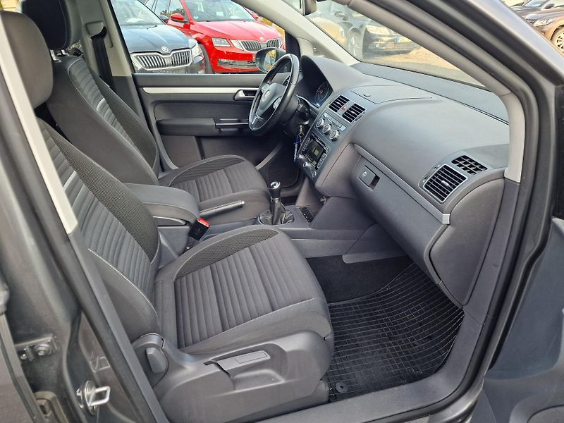 Volkswagen Touran 2,0TDI 103KW CUP NAVI TAŽNÉ  - fotka 11 z 18