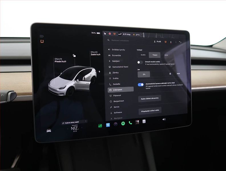 Tesla Model Y (2021) Long Range AWD 75kWh, SoH 91% - fotka 25 z 33