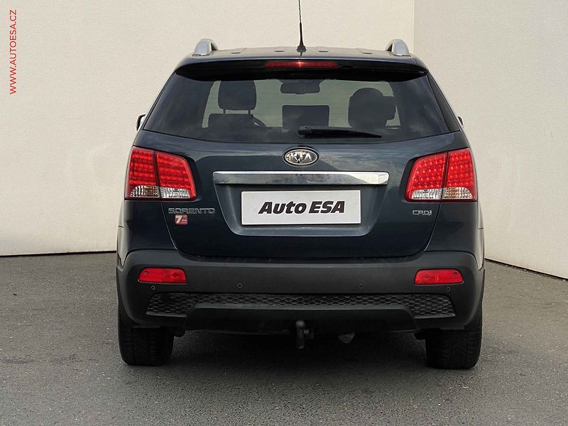 Kia Sorento (2011) 2.2 CRDi 4x4, ČR, AC, xenon - fotka 5 z 17