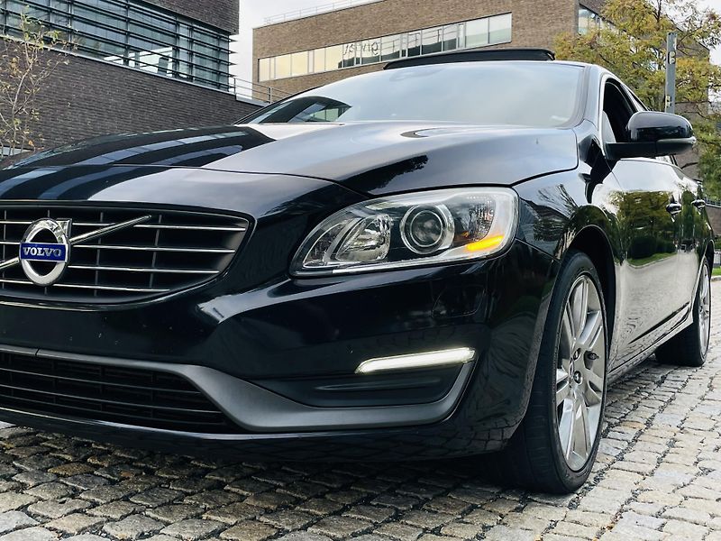 Volvo V60 2.0D 5VÁLEC AUT SERVISKA TAŽNÉ - fotka 43 z 44