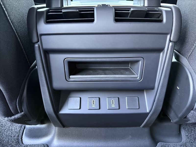 Land Rover Defender (2026) 3,0 S D200 - fotka 20 z 23