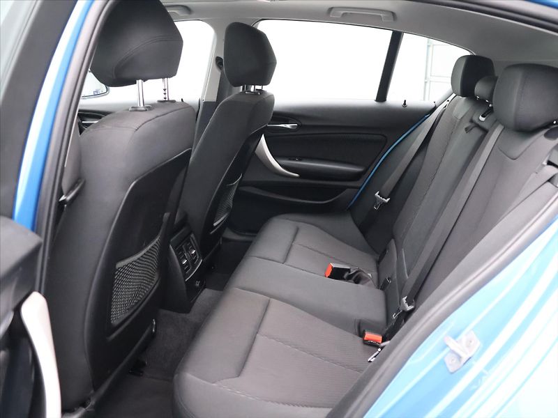 BMW Řada 1 2,0 Ti 135 kW Automat Xenon - fotka 13 z 32