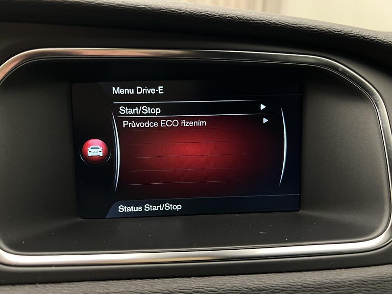 Volvo V40 D2 MOMENTUM - fotka 27 z 34