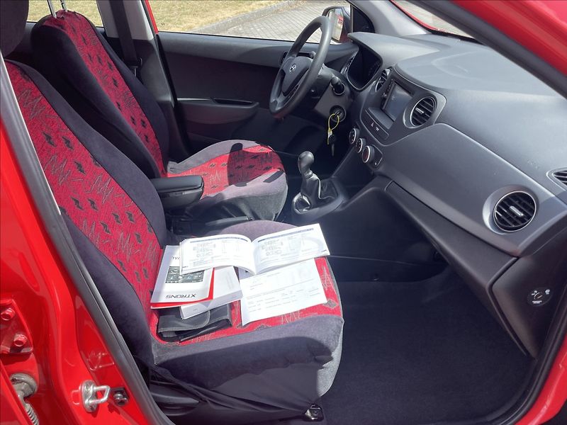 Hyundai i10 1,0 i 49kw ESP CZauto 1maj. - fotka 13 z 35