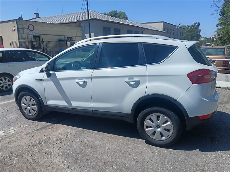 Ford Kuga 2,0 TDCi - fotka 7 z 21