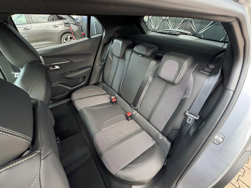 Peugeot 2008 GT 1.2 PureTech 96 kW - fotka 5 z 20