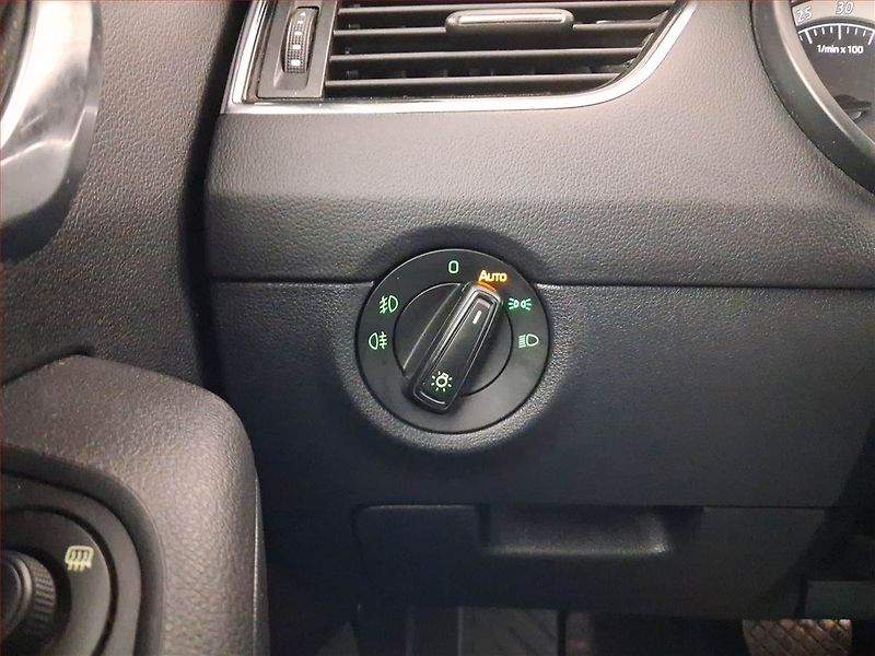 Škoda Octavia (2017) 2.0 TDI, Automat, Tempomat - fotka 18 z 23