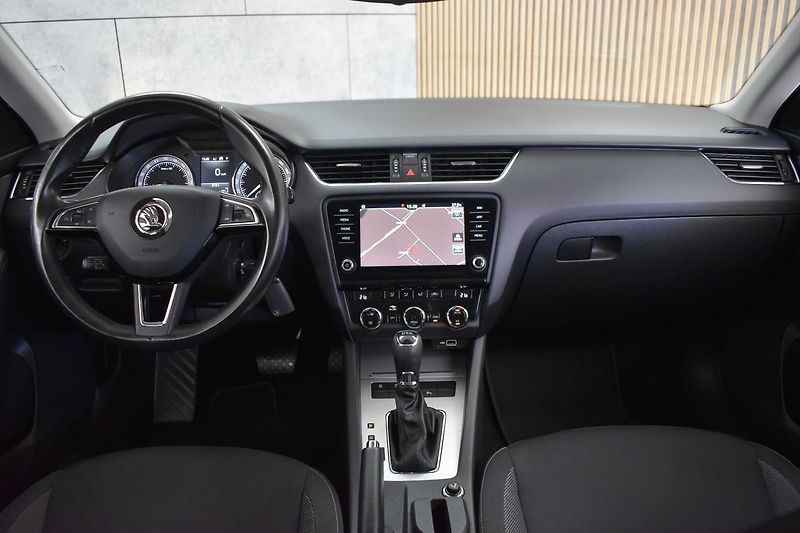 Škoda Octavia 1.6 TDI 85kW DSG*ACC*CAR-PLAY* - fotka 7 z 41