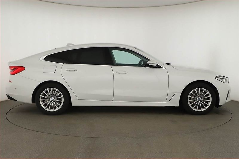 BMW Řada 6 (2022) 640i xDrive GT - fotka 6 z 20