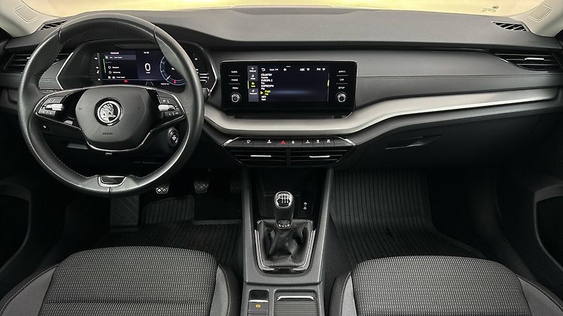 Škoda Octavia 2.0 TDI Ambition - fotka 8 z 24