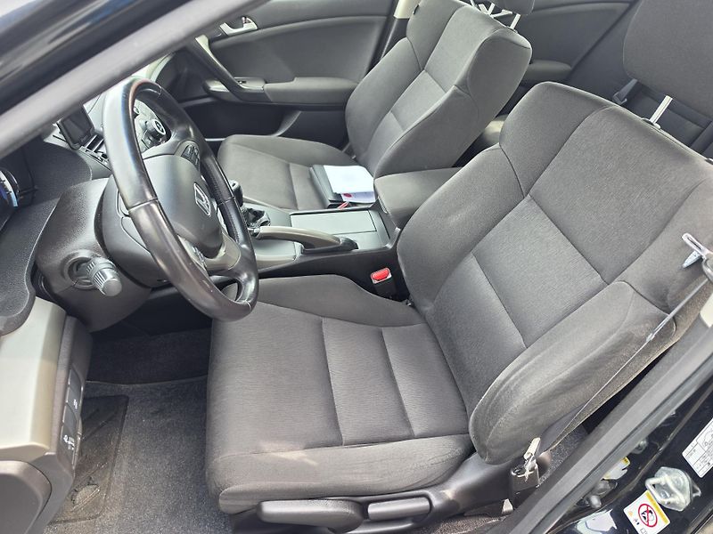 Honda Accord 2.2D - fotka 18 z 21