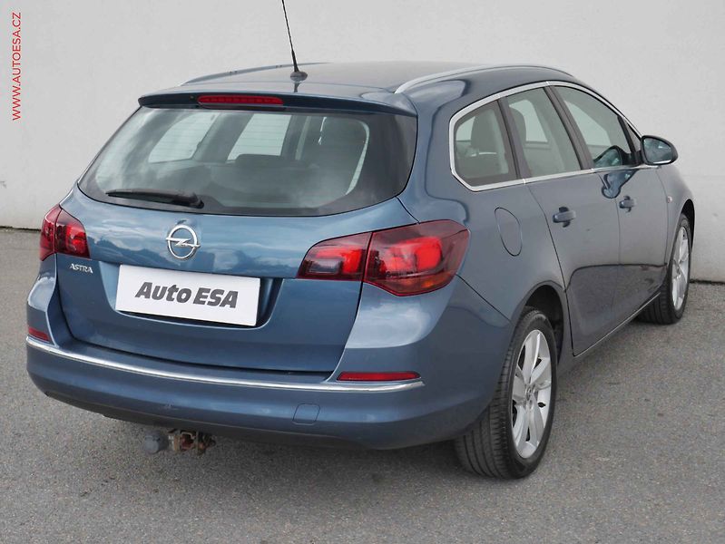 Opel Astra (2013) 1.4T, ČR, Klima - fotka 4 z 16