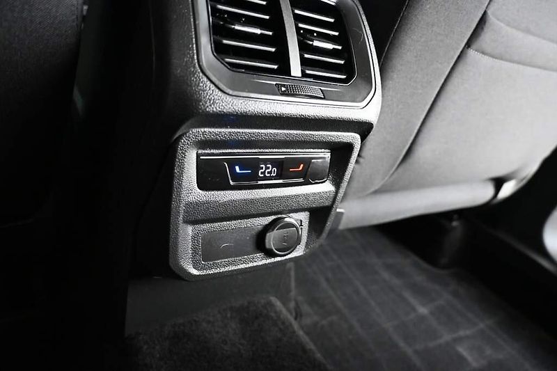 Volkswagen Tiguan (2023) 2.0 4MOTION LED DSG Life ACC T - fotka 31 z 37