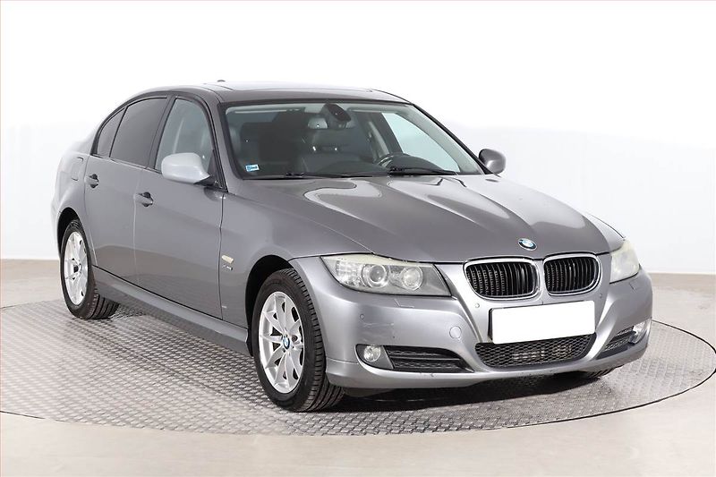 BMW Řada 3 (2011) Individual 320 d xDrive, 4X4 - fotografie inzerátu
