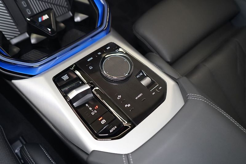 BMW X3 M50 xDrive, Nezávislé, Tažné - fotka 44 z 50