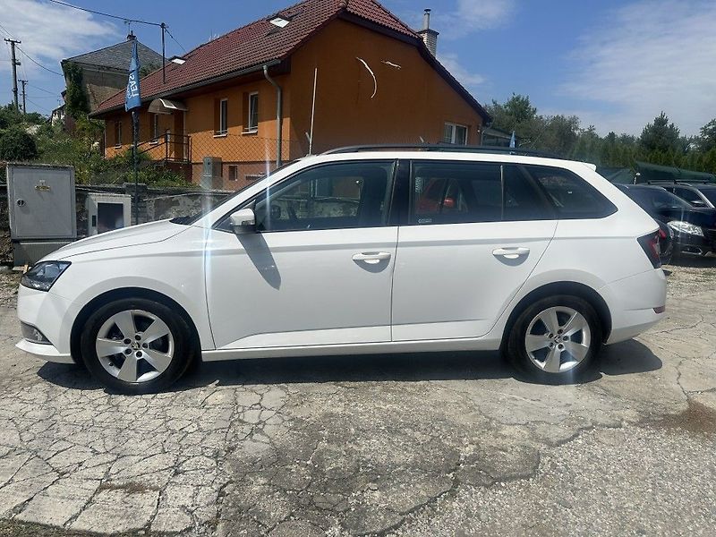 Škoda Fabia 1.0 TSI 70kW Ambition Combi - fotka 2 z 23