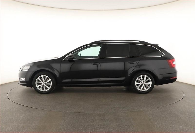 Škoda Octavia (2018) 1.5 TSI, Navi, Tempomat - fotka 3 z 19